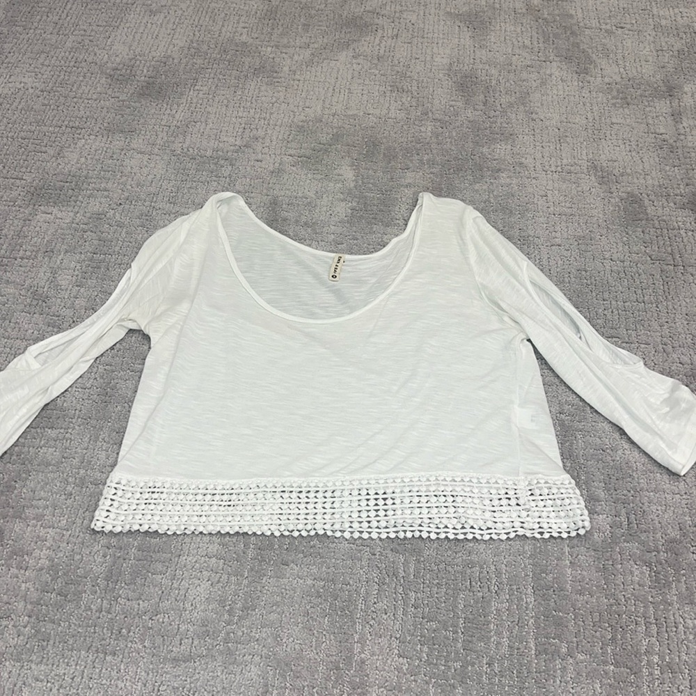 Emma & Sam white crop top